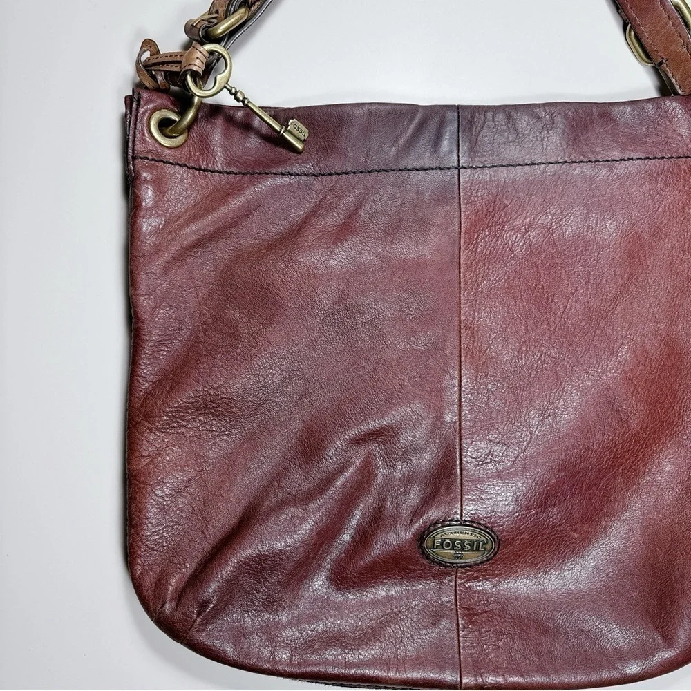 Fossil Women’s Long Live Vintage Leather Explorer Hobo Bag Dark Brown - Picture 2 of 15